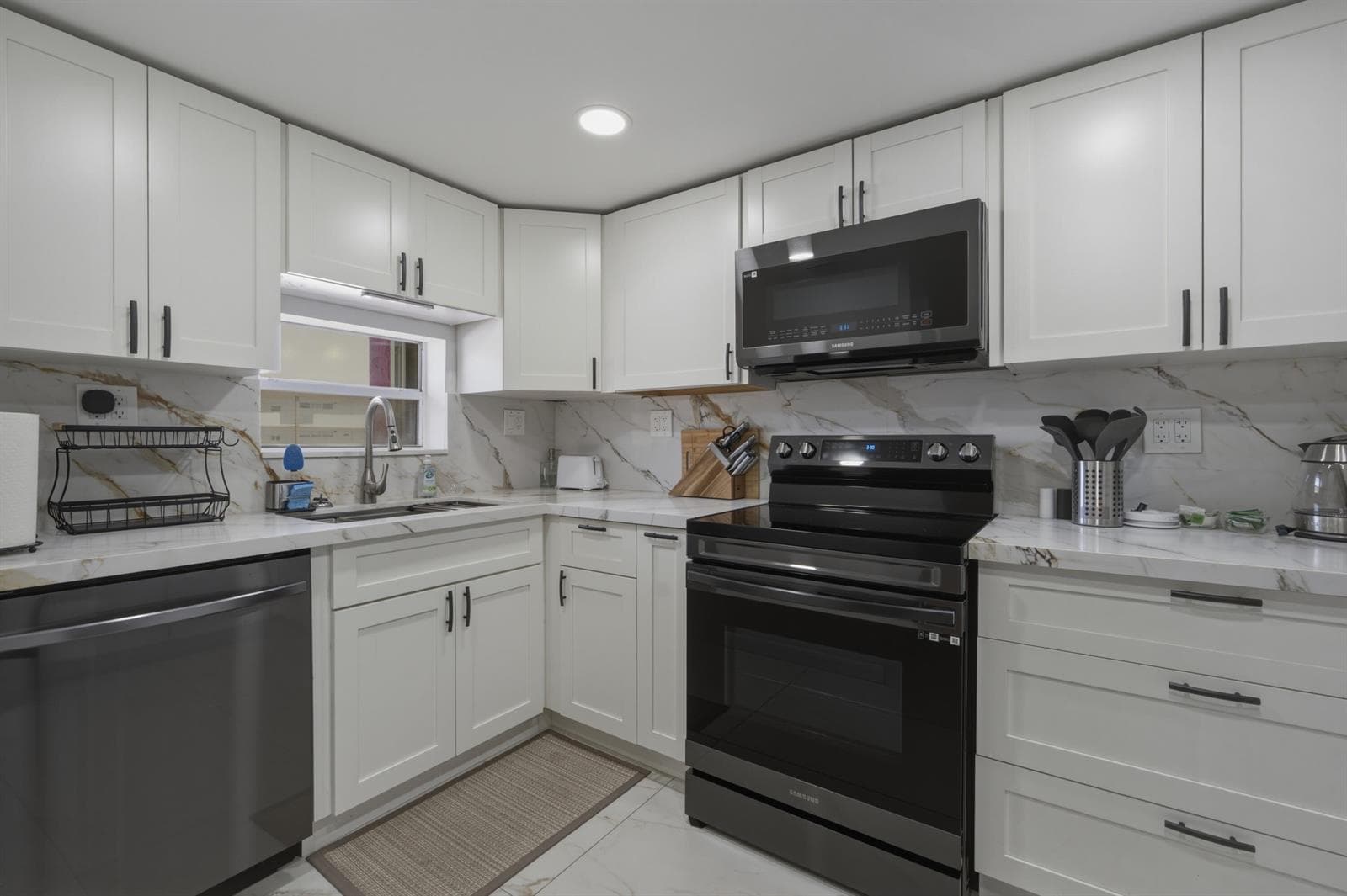 9823 S Hollybrook Lake Drive # 206, Pembroke Pines, FL 33025 photo 2