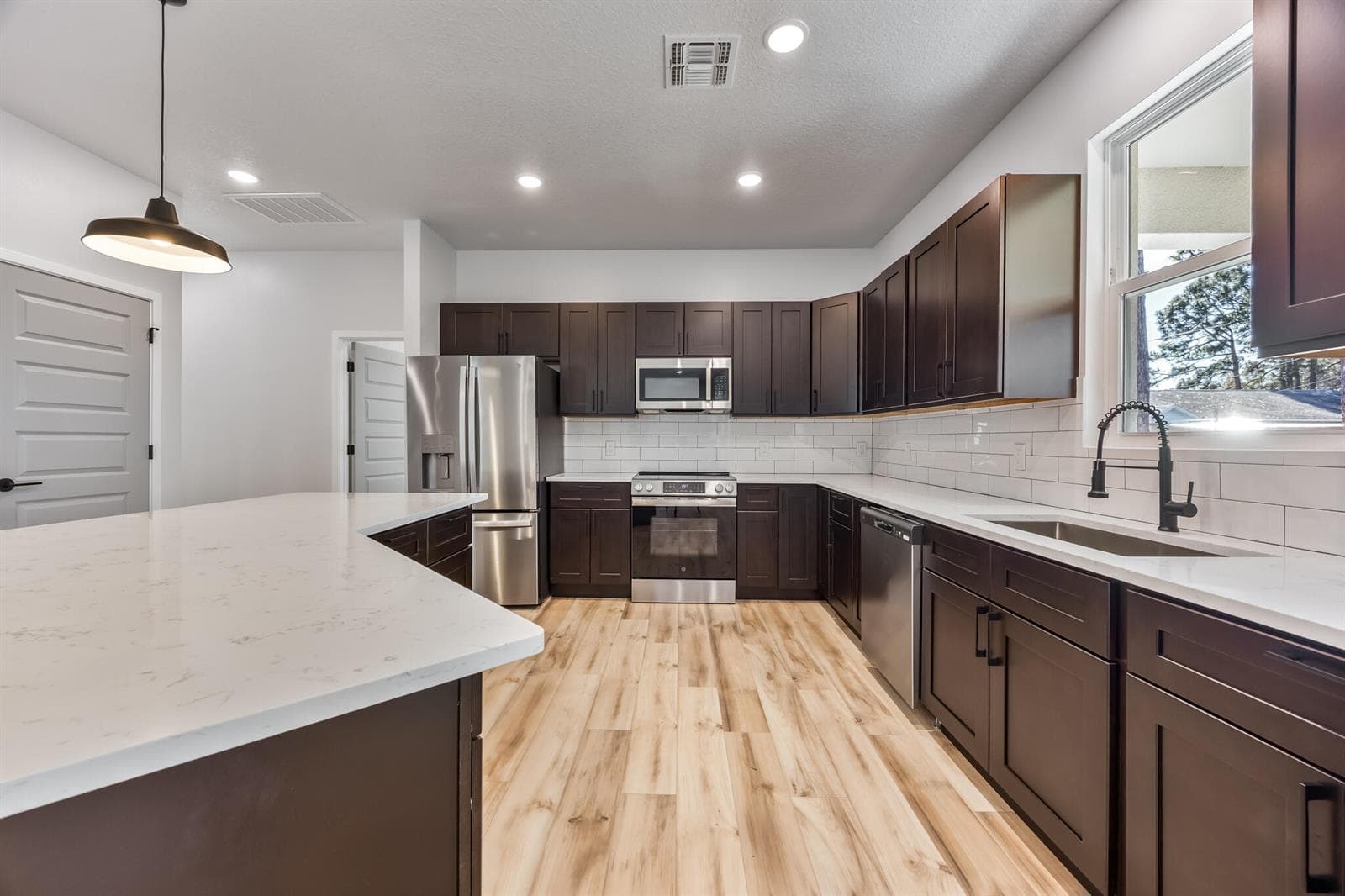 1254 HEITZMAN Avenue SW, Palm Bay, FL 32908 photo 4