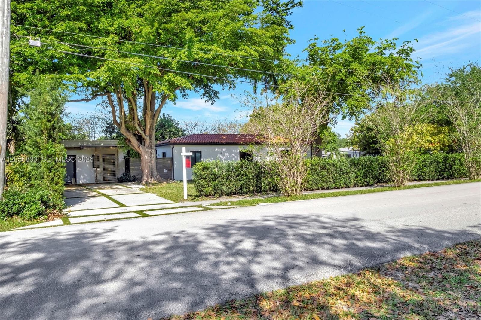2198 NE 183rd St, North Miami Beach, FL 33179 photo 2