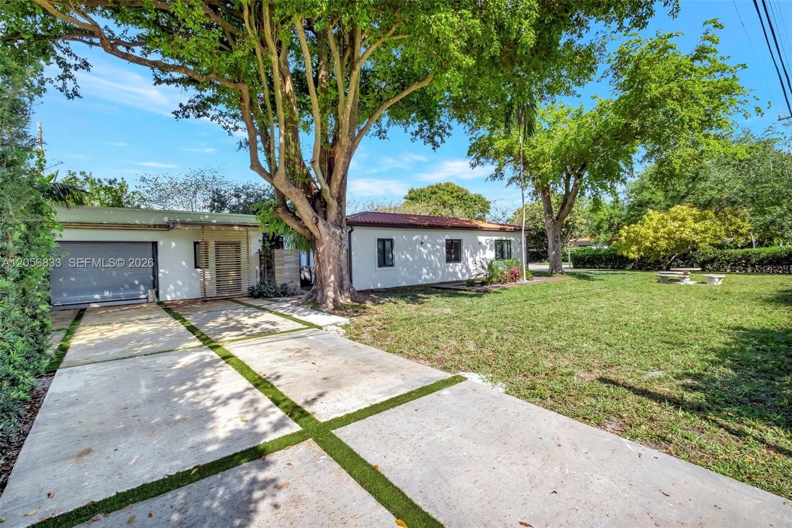 2198 NE 183rd St, North Miami Beach, FL 33179