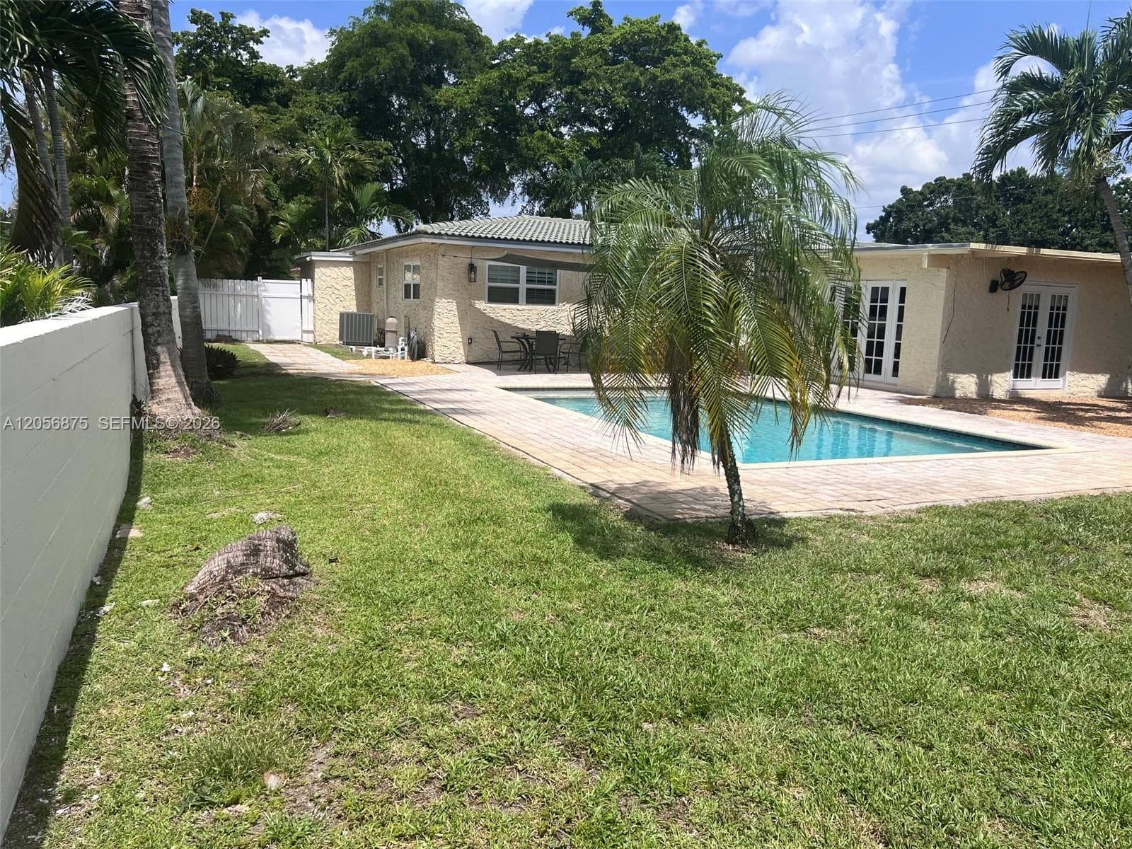 880 Azalea Ct, Plantation, FL 33317 photo 5