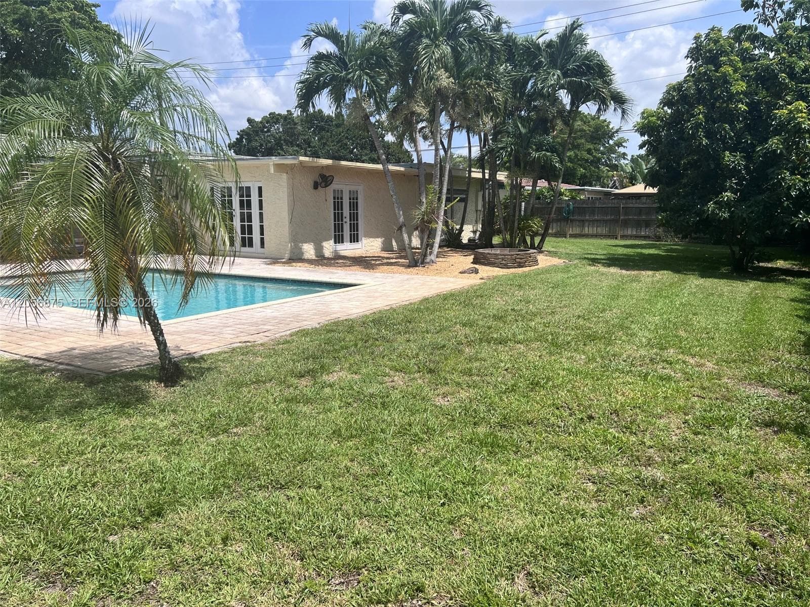 880 Azalea Ct, Plantation, FL 33317 photo 4