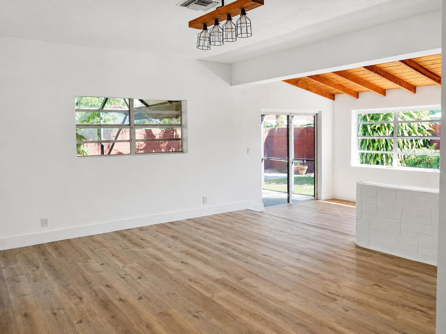819 NE 2ND Court, Hallandale Beach, FL 33009 photo 2