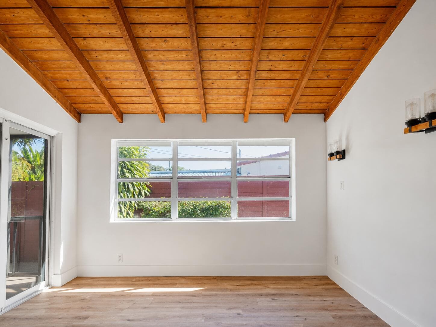 819 NE 2ND Court, Hallandale Beach, FL 33009 photo 5