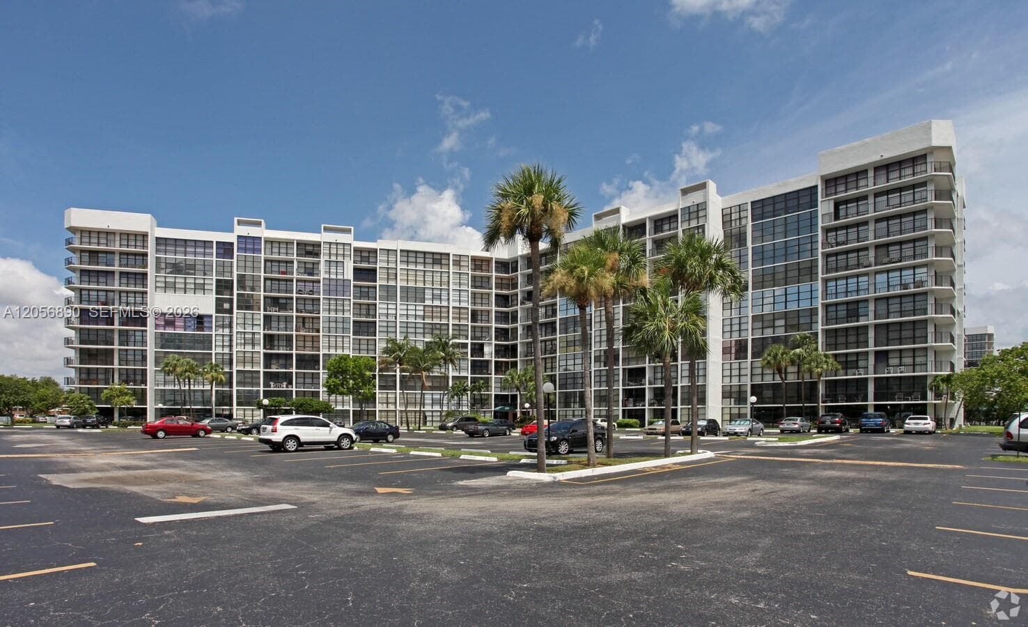800 Parkview Dr # 410, Hallandale Beach, FL 33009 photo 4
