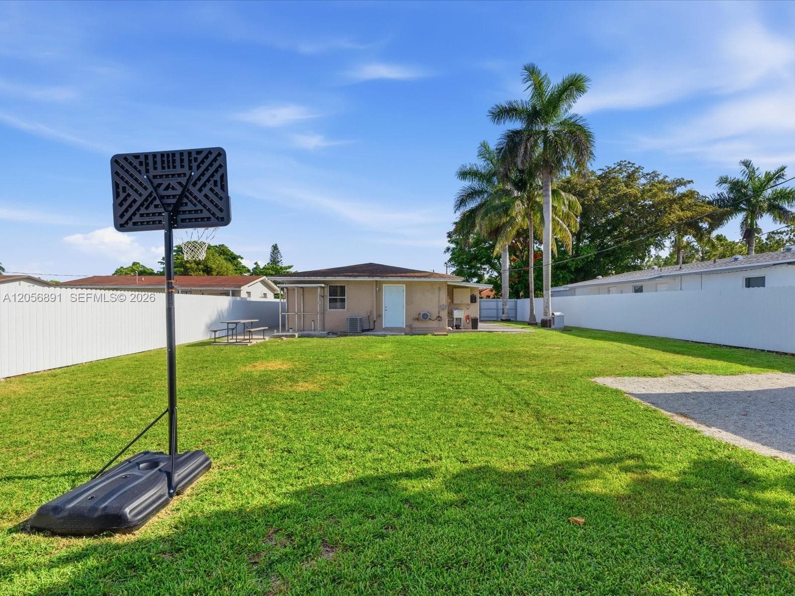 827 SW 3rd St, Florida City, FL 33034 photo 4