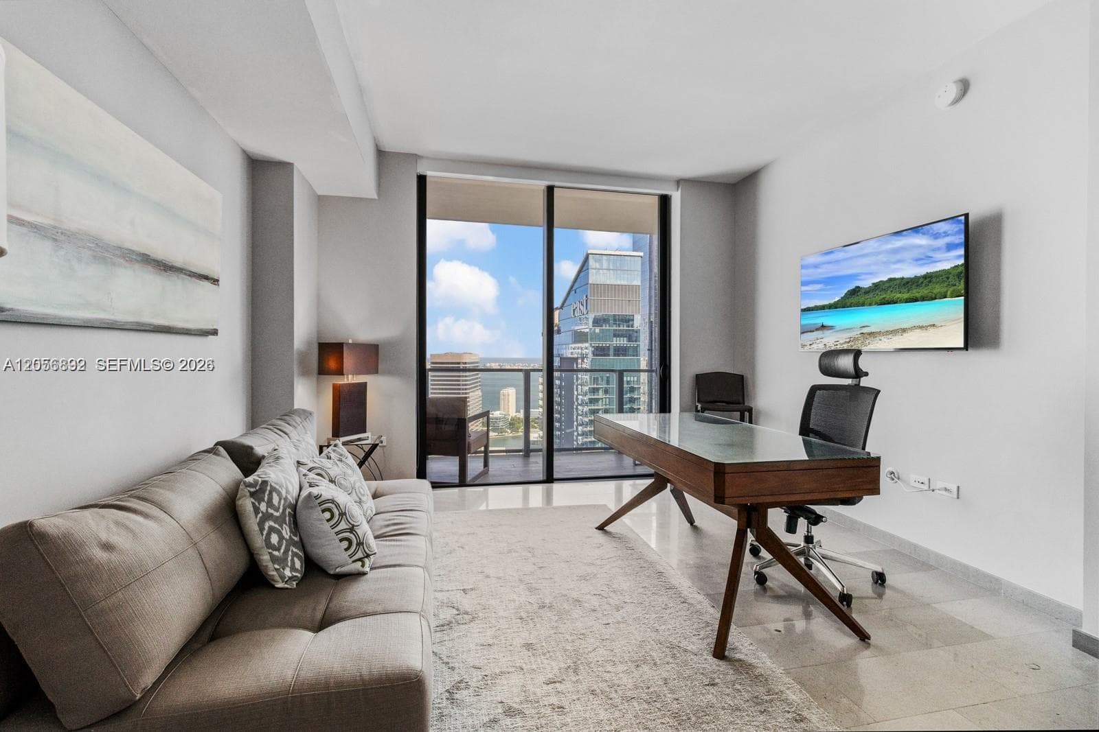 88 SW 7th St # 3909, Miami, FL 33130 photo 2