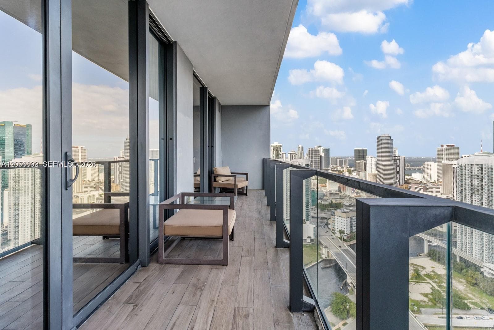 88 SW 7th St # 3909, Miami, FL 33130 photo 4