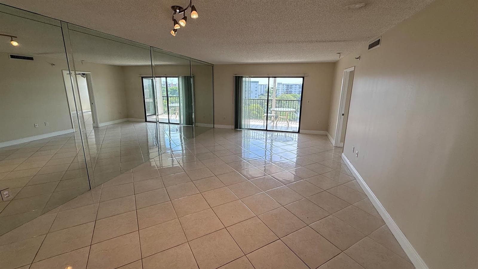 2334 S Cypress Bend Drive # 802, Pompano Beach, FL 33069 photo 5
