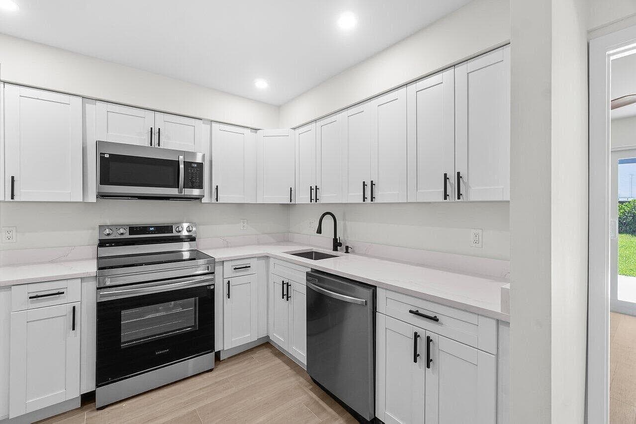 4498 NW 2nd Avenue, Boca Raton, FL 33431 photo 4