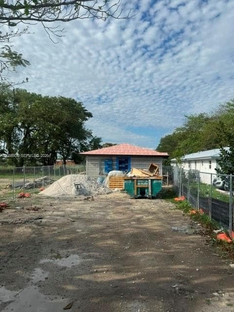 684 NW 14th St, Florida City, FL 33034 photo 5