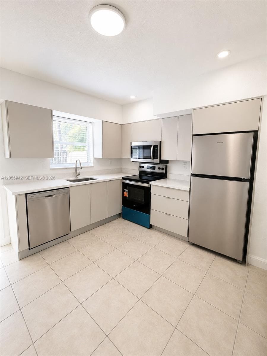 2249 Johnson St, Hollywood, FL 33020 photo 3
