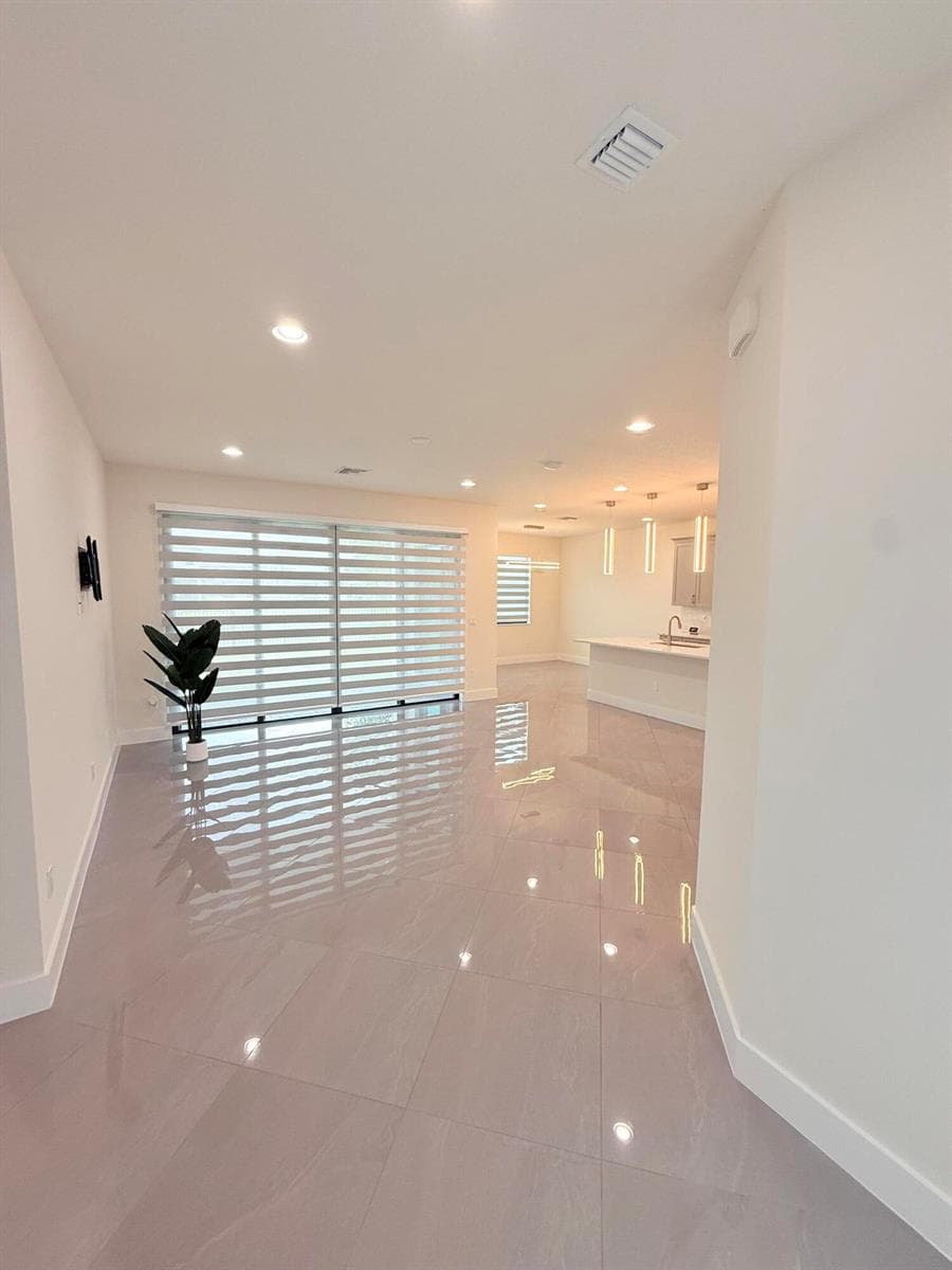 7181 VILLAMAR Way, Lake Worth, FL 33463 photo 4