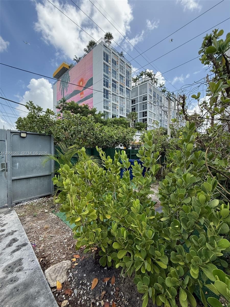 118 NW 24th St, Miami, FL 33127 photo 2