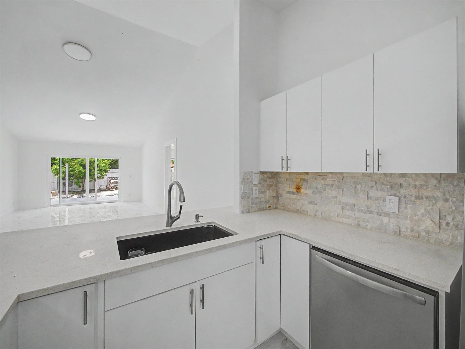 8464 Lakepoint Court, Wellington, FL 33467 photo 5