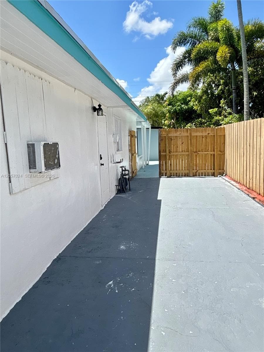 3410 SW 17th St, Fort Lauderdale, FL 33312 photo 5