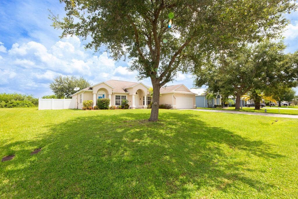 2606 Serenity Circle N, Fort Pierce, FL 34981 photo 4