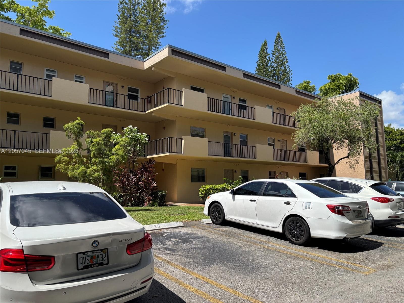 100 Ashbury Rd # 107, Hollywood, FL 33024 photo 2