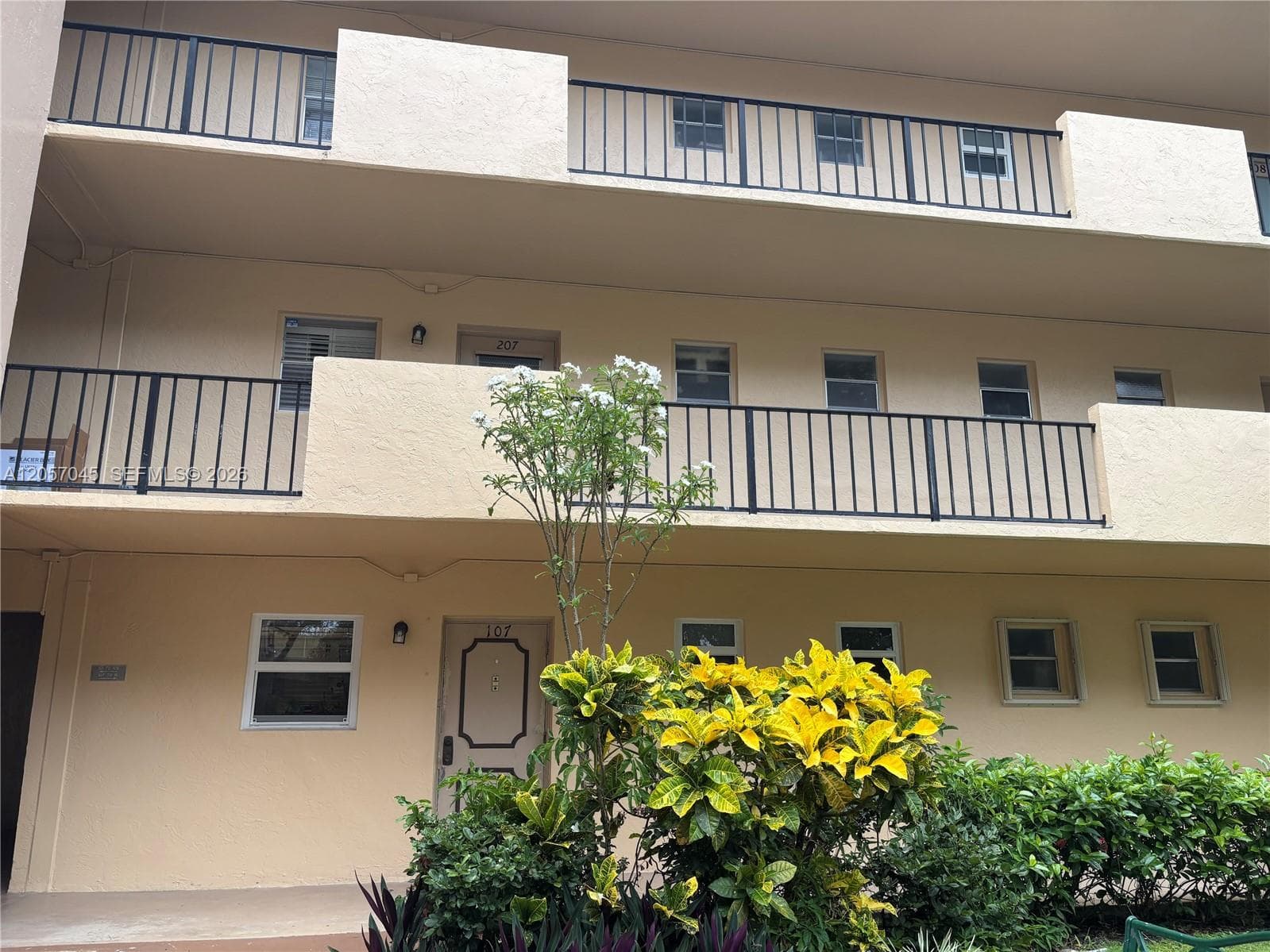 100 Ashbury Rd # 107, Hollywood, FL 33024 photo 4