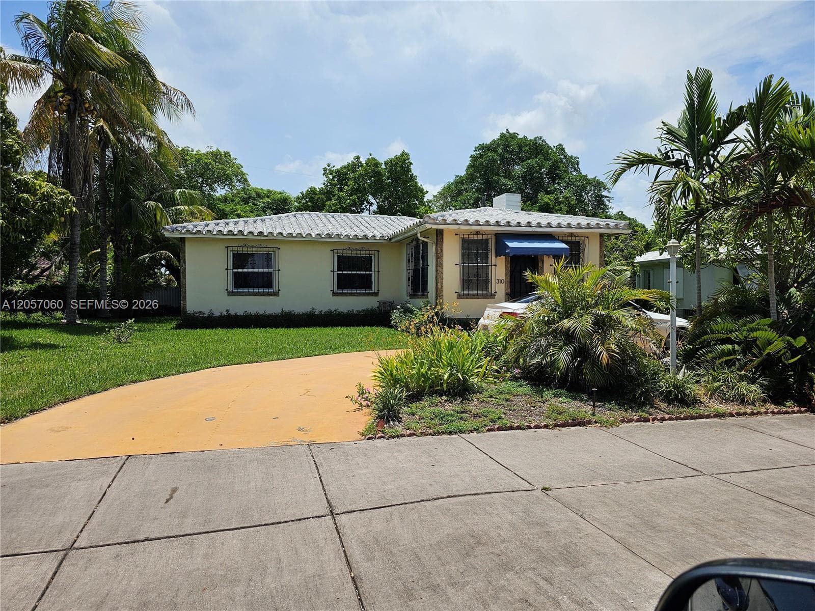 310 Ponce De Leon Blvd, Coral Gables, FL 33134 photo 2