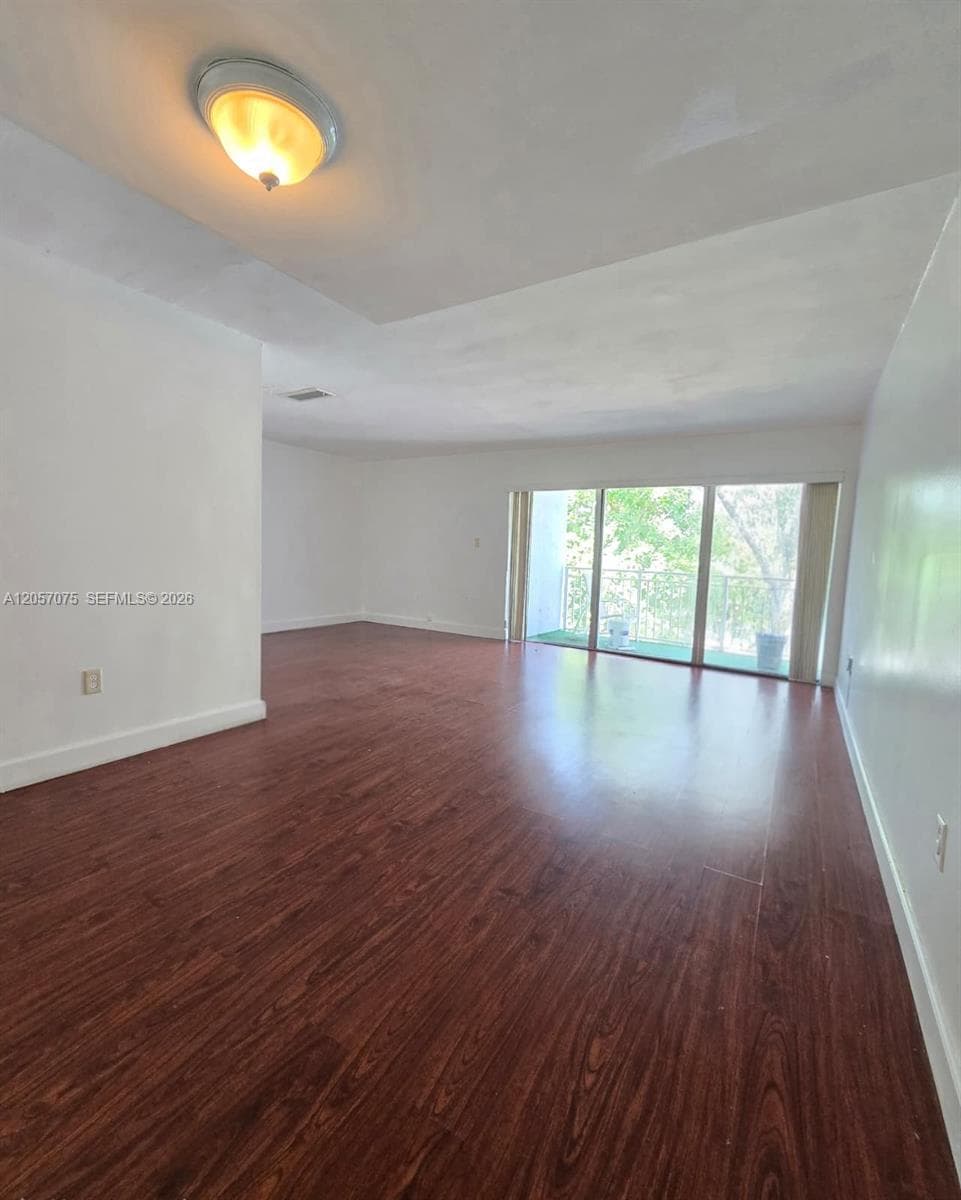 9357 Fontainebleau Blvd # D420, Miami, FL 33172 photo 3