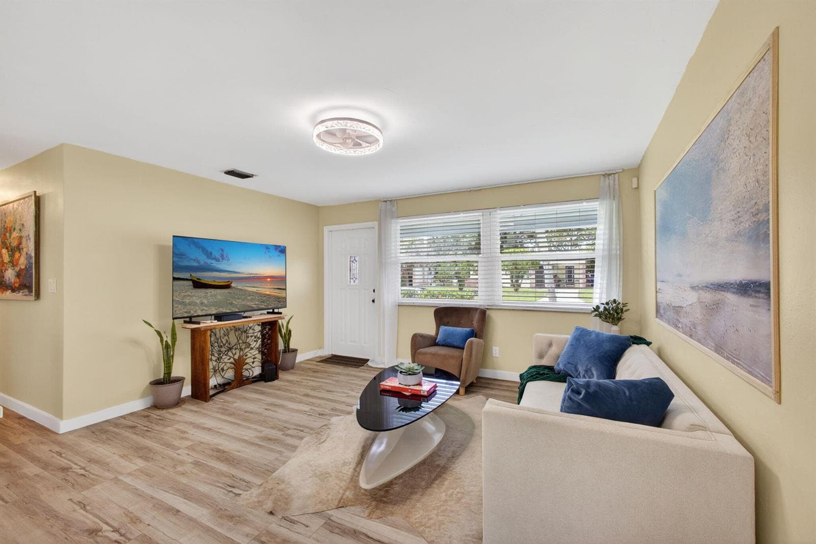 140 W 31st Court, Riviera Beach, FL 33404 photo 4
