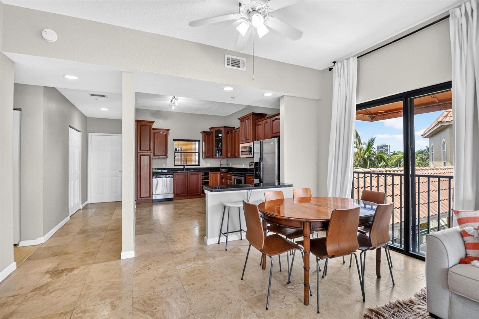 1620 Presidential Way # 402, West Palm Beach, FL 33401 photo 2
