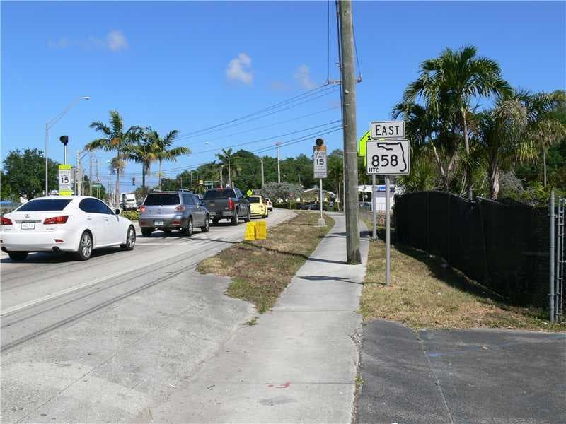 41 WILLIAMS Road, West Park, FL 33023 photo 2