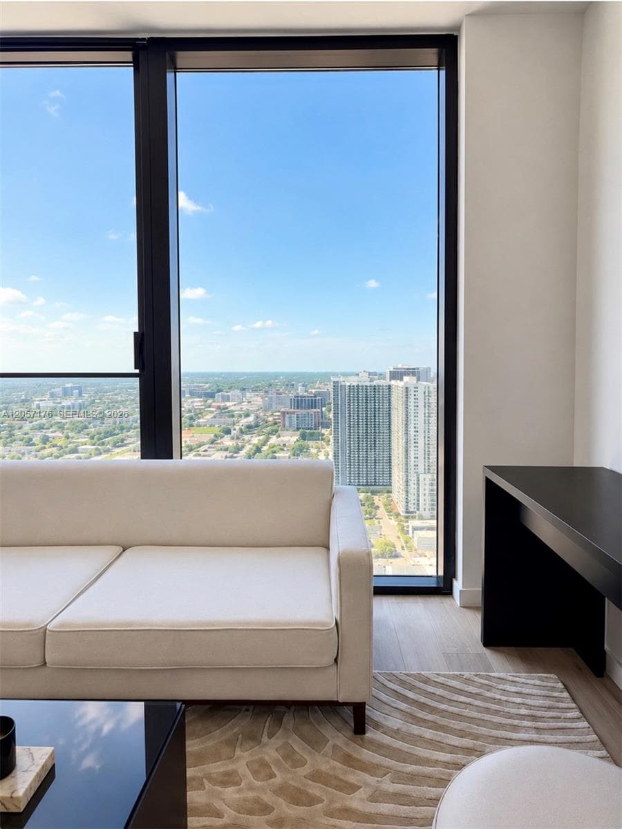 20 NE 11TH St # 3712B, Miami, FL 33132 photo 2