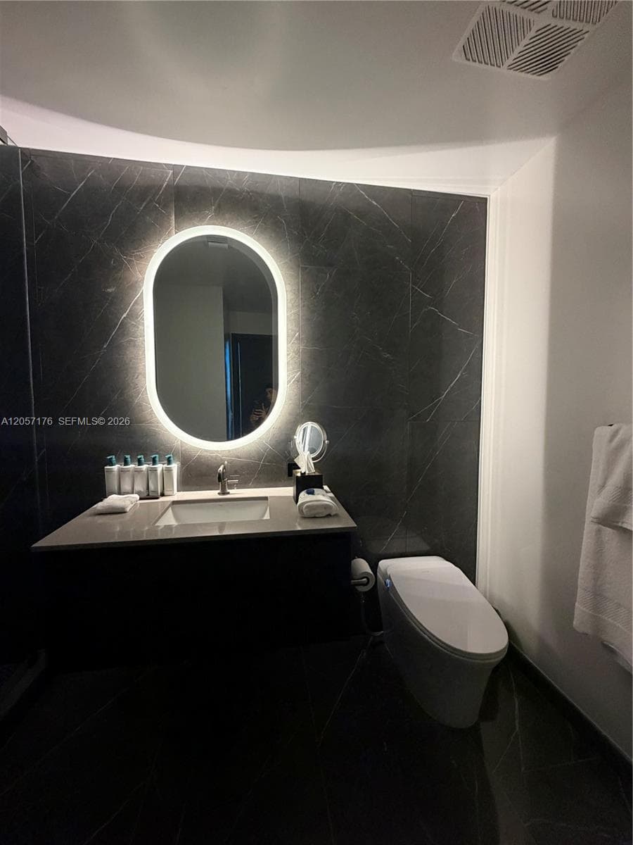 20 NE 11TH St # 3712B, Miami, FL 33132 photo 4