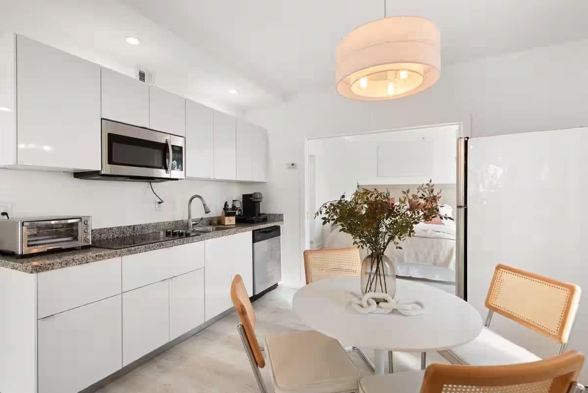 530 Ocean Drive, Miami Beach, FL 33139 photo 2