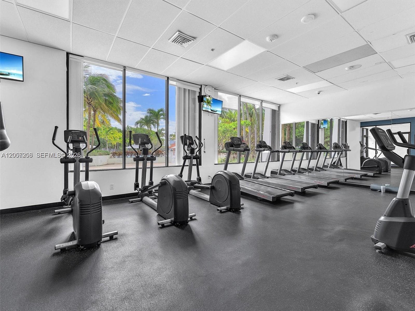 100 Bayview Dr # 1503, Sunny Isles Beach, FL 33160 photo 3