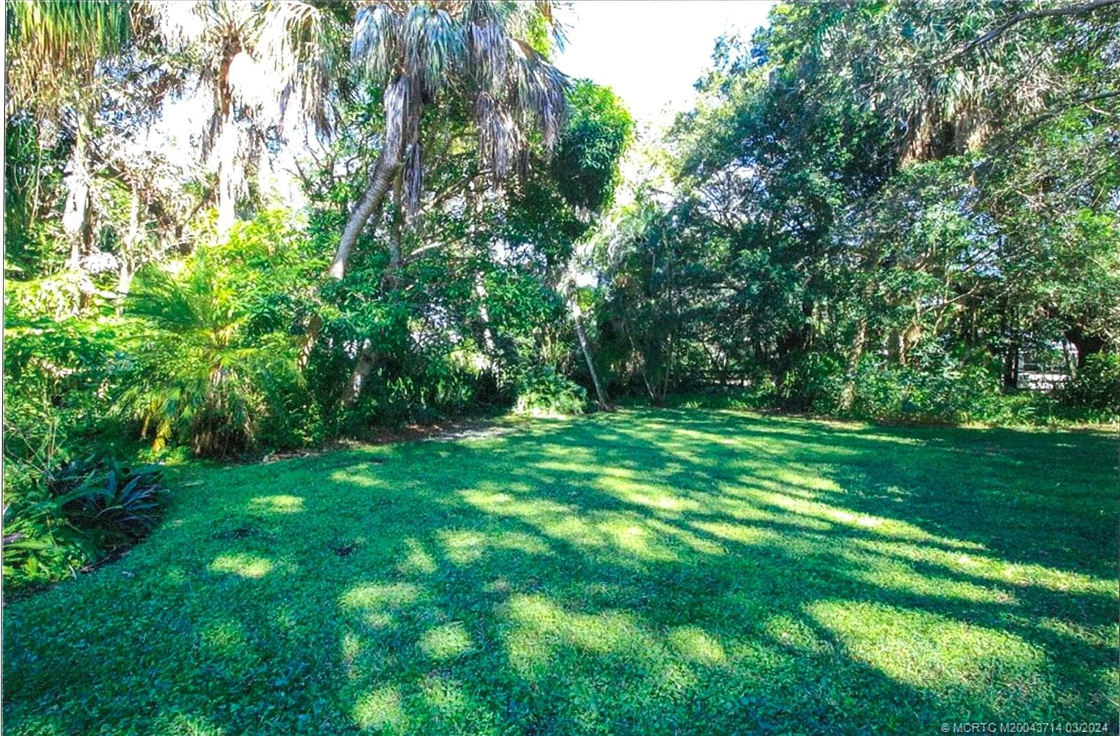 22 N Via Lucindia, Sewalls Point, FL 34996 photo 2