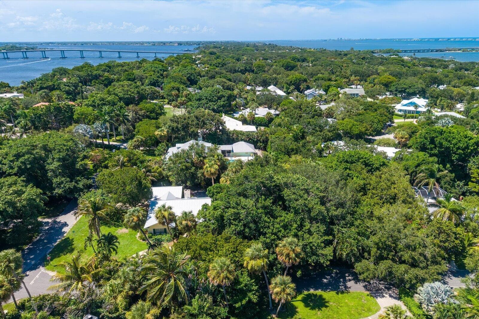 22 N Via Lucindia, Sewalls Point, FL 34996 photo 4