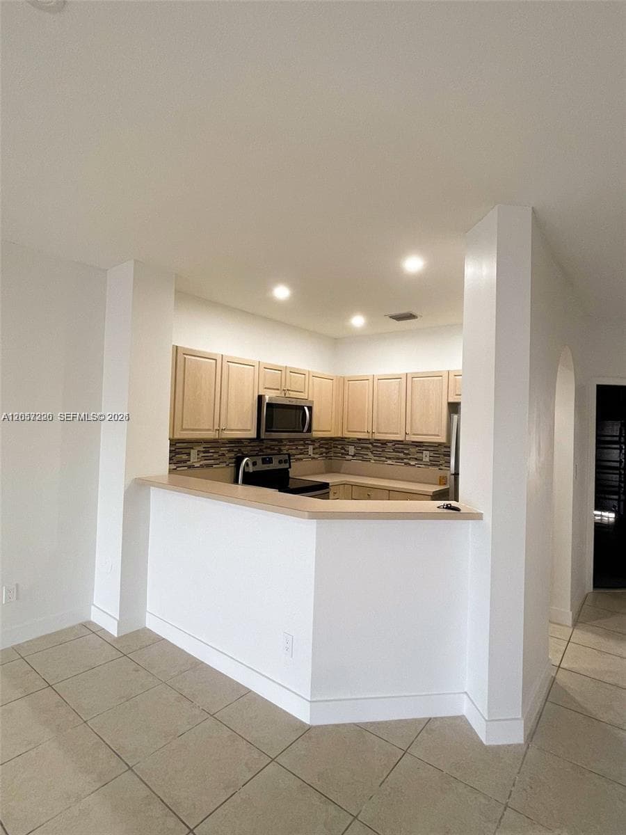 12162 SW 5th Ct, Pembroke Pines, FL 33025 photo 3