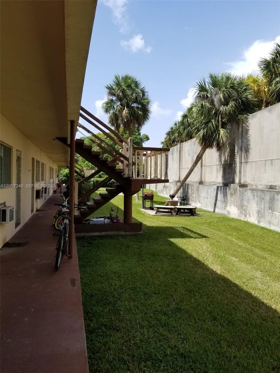 280 SW 11th Ave # 18, Hallandale Beach, FL 33009