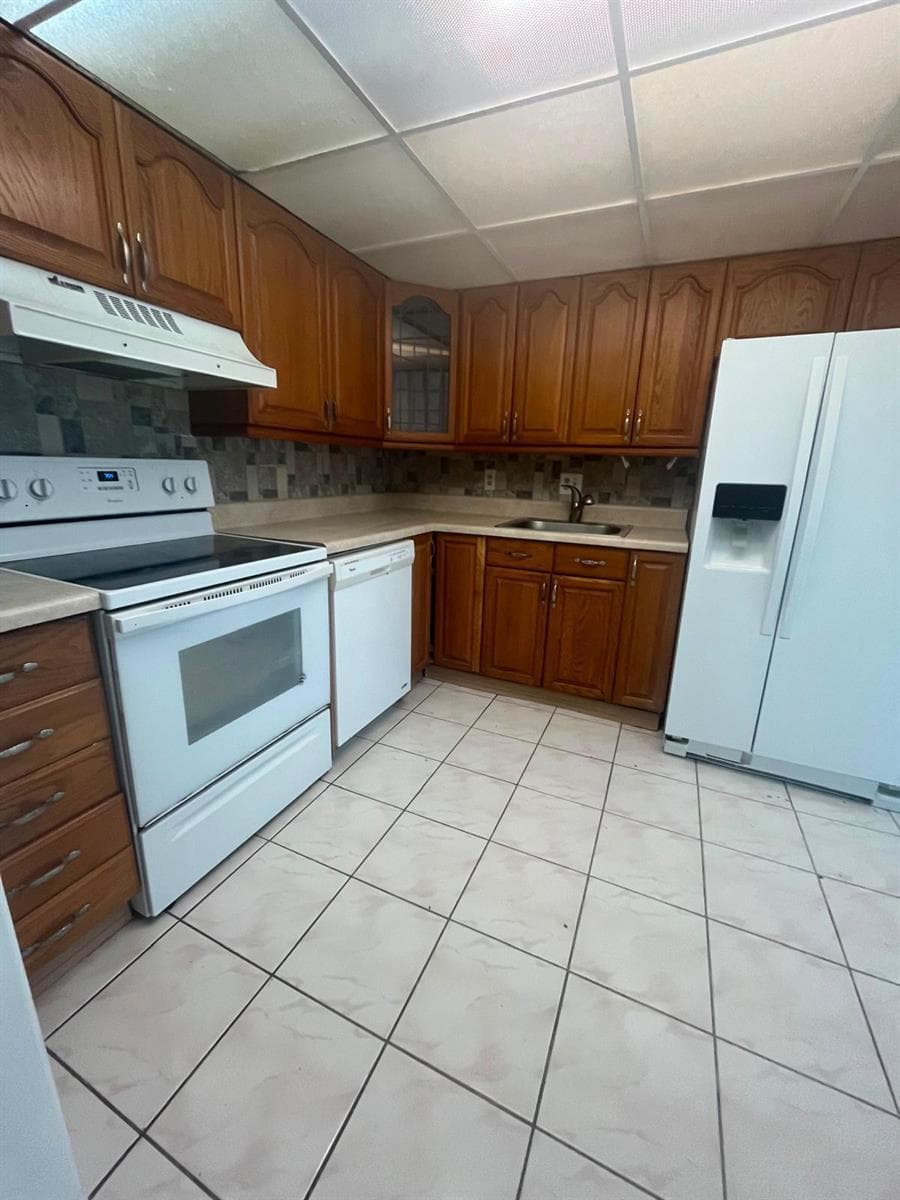 480 EXECUTIVE CENTER Drive # 2F, West Palm Beach, FL 33401 photo 3