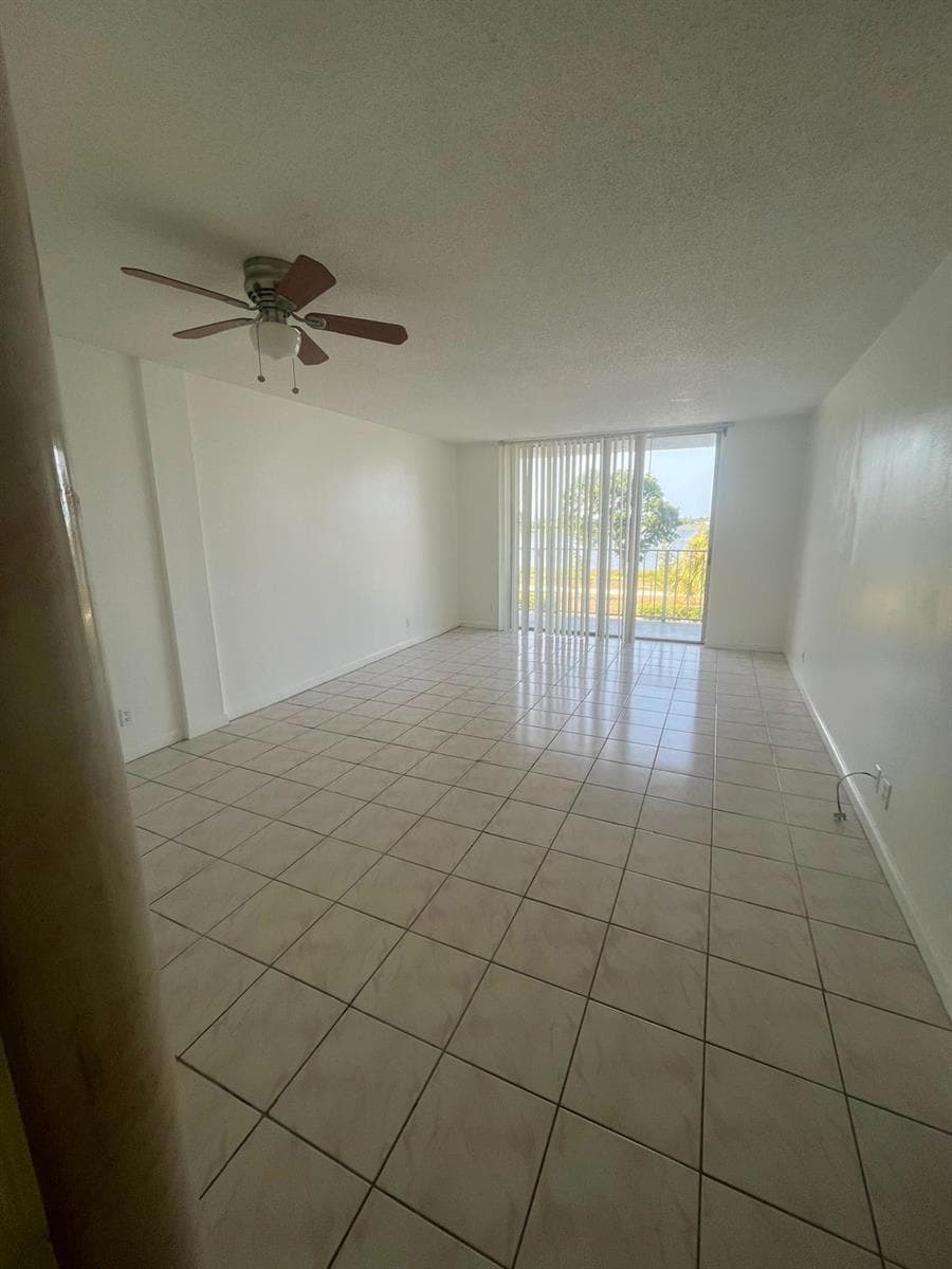 480 EXECUTIVE CENTER Drive # 2F, West Palm Beach, FL 33401 photo 5