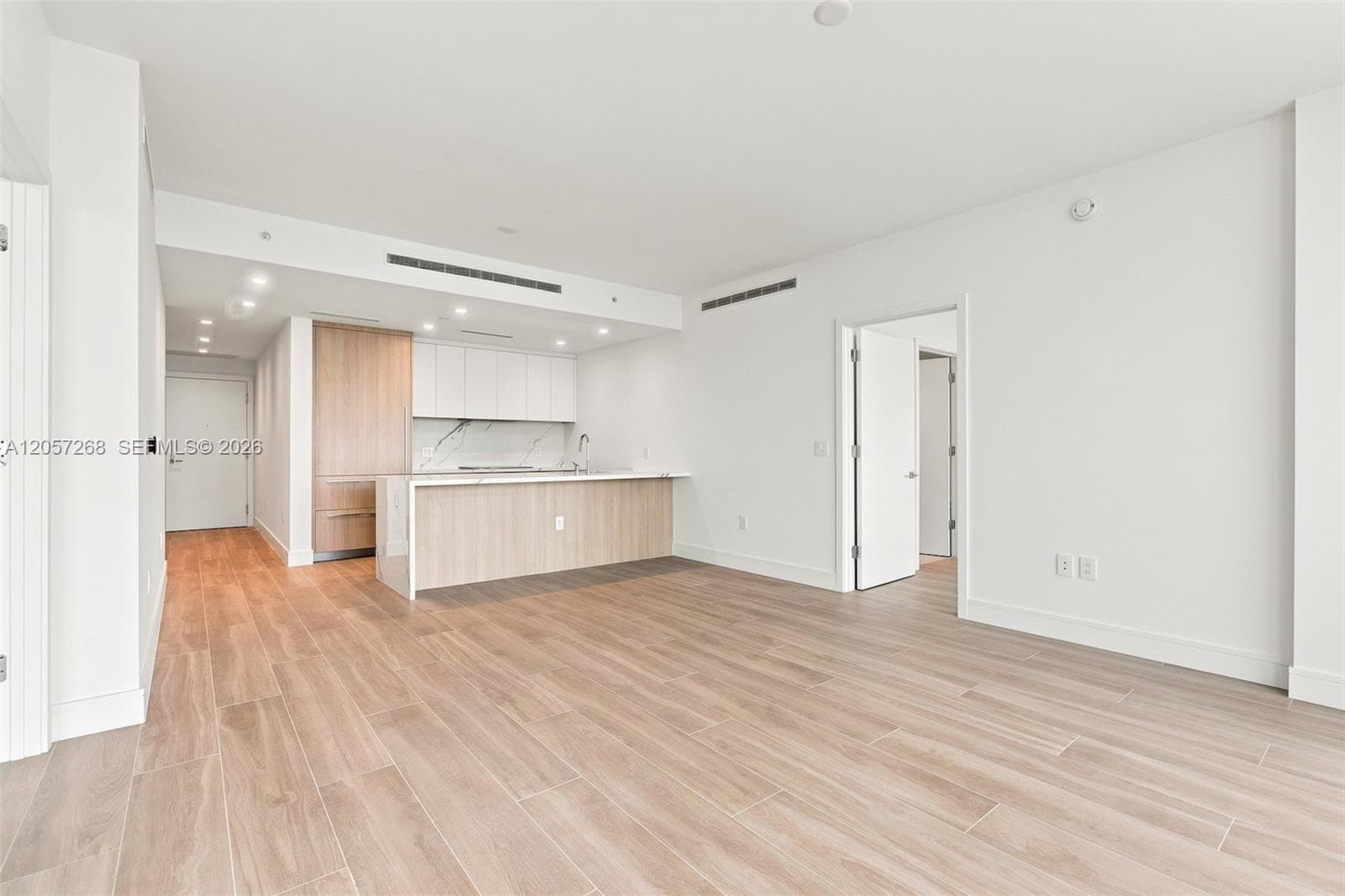 2411 Laguna Circle # 1903, North Miami, FL 33181 photo 2