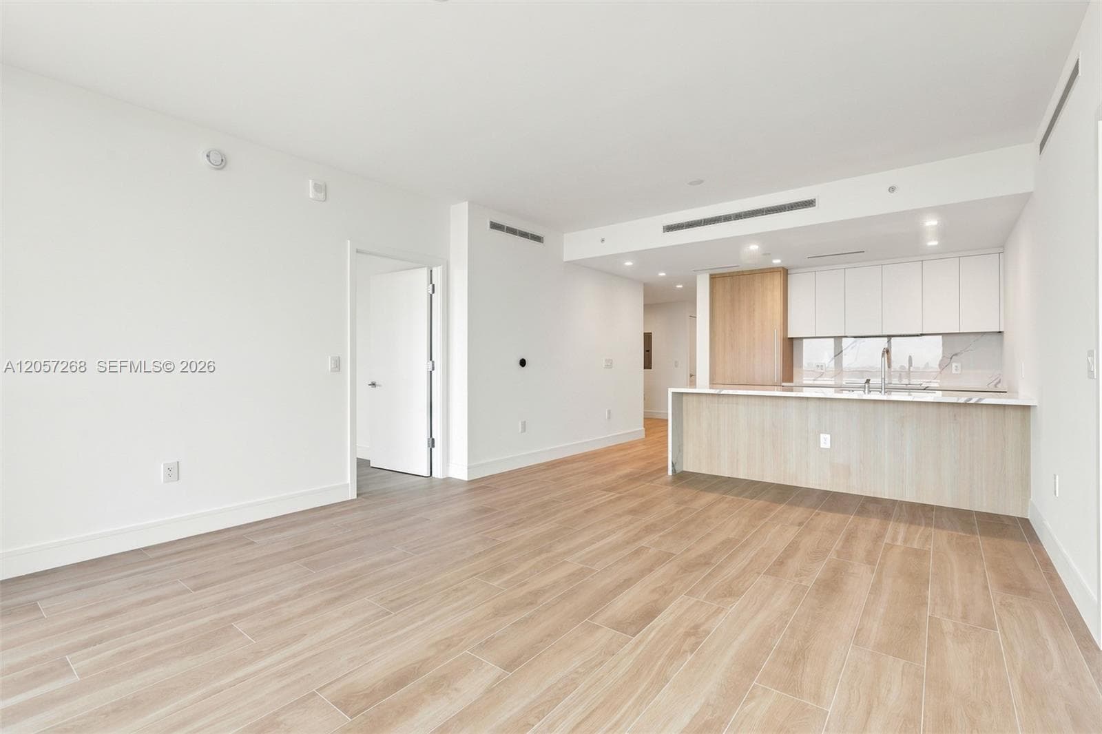 2411 Laguna Circle # 1903, North Miami, FL 33181 photo 3
