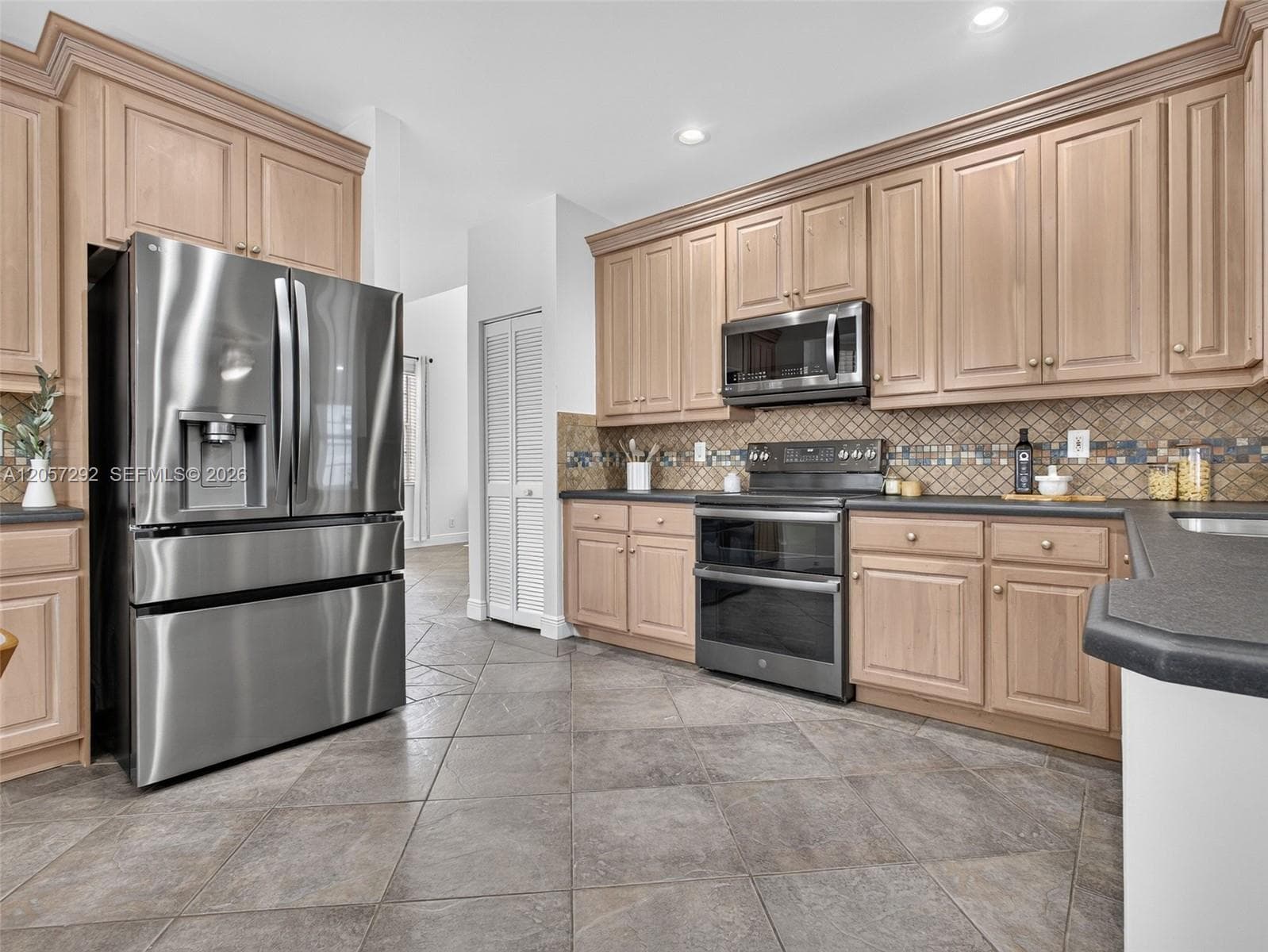 1012 Cedar Falls Dr, Weston, FL 33327 photo 2