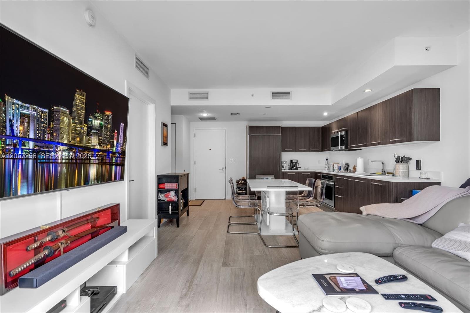55 SW 9th St # 2407, Miami, FL 33130 photo 4