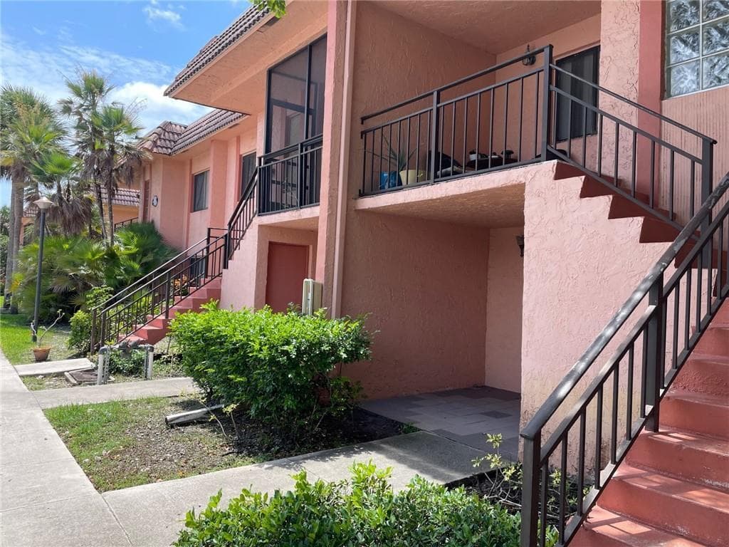 235 LAKEVIEW Drive # 102, Weston, FL 33326 photo 2
