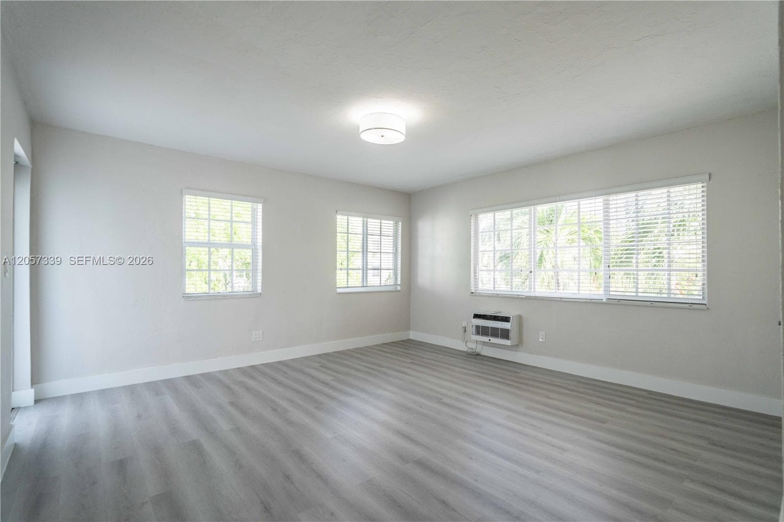 2416 Flamingo Dr # 15, Miami Beach, FL 33140 photo 2