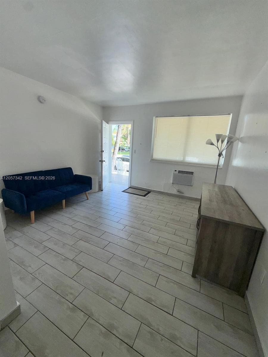 1600 Pennsylvania Ave # 4, Miami Beach, FL 33139