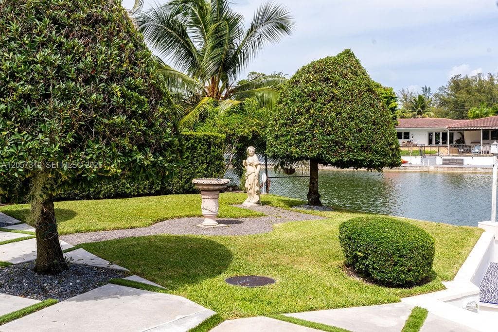 5711 SW 64th Ave, South Miami, FL 33143 photo 3