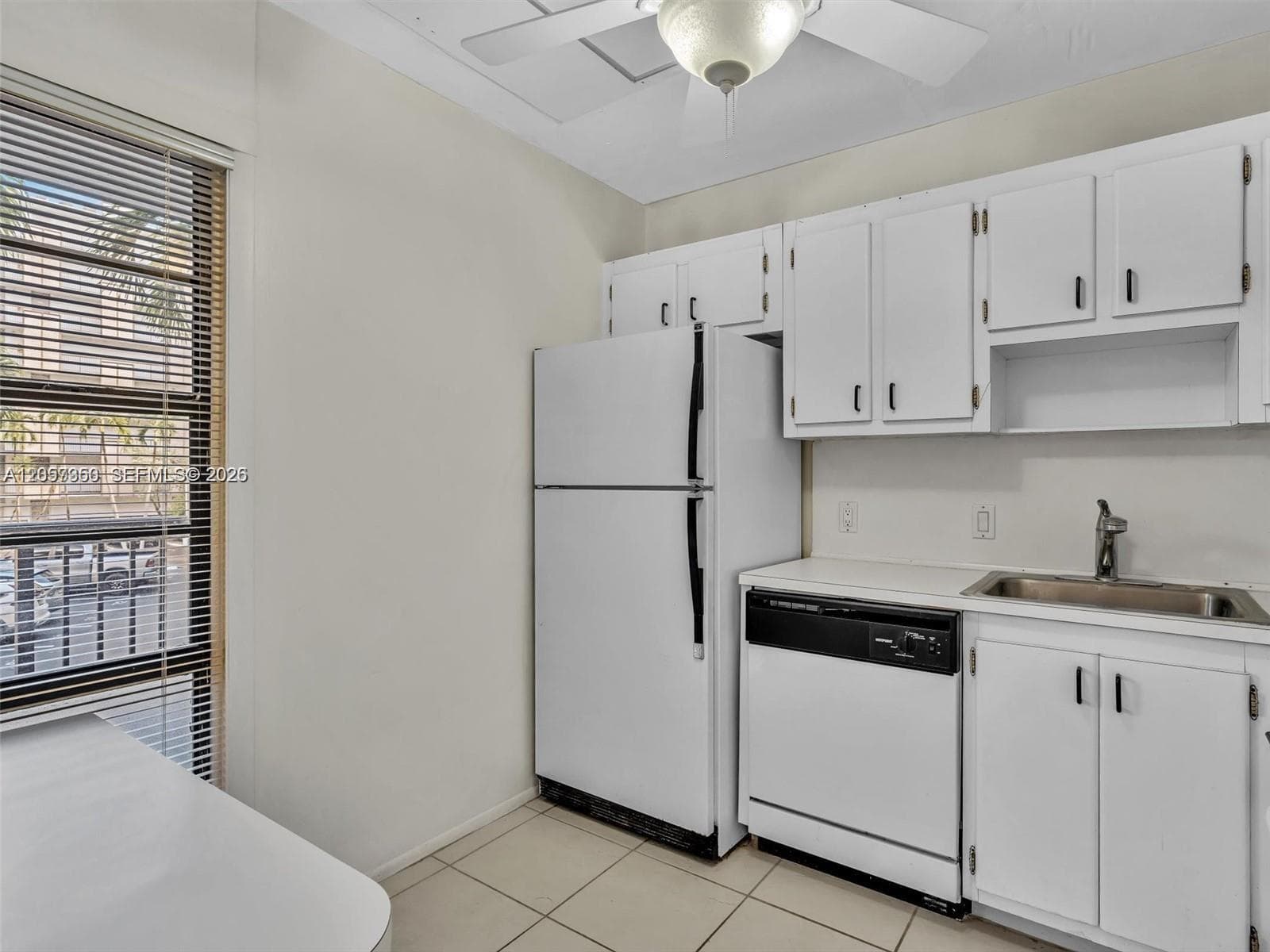20500 W Country Club Dr # 203, Aventura, FL 33180 photo 3