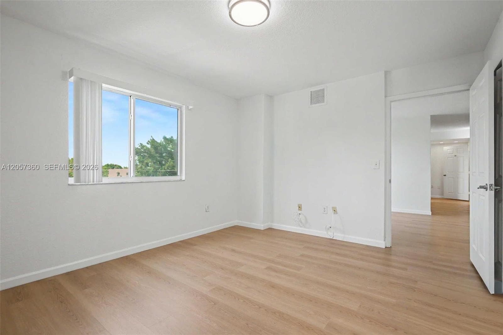 816 NW 11th St # 402, Miami, FL 33136 photo 3