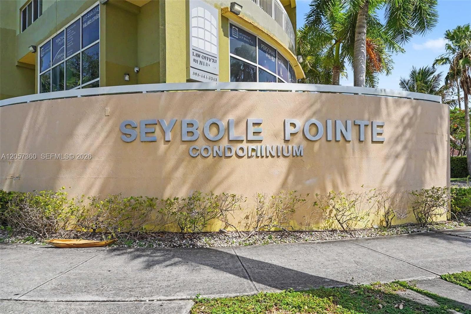 816 NW 11th St # 402, Miami, FL 33136
