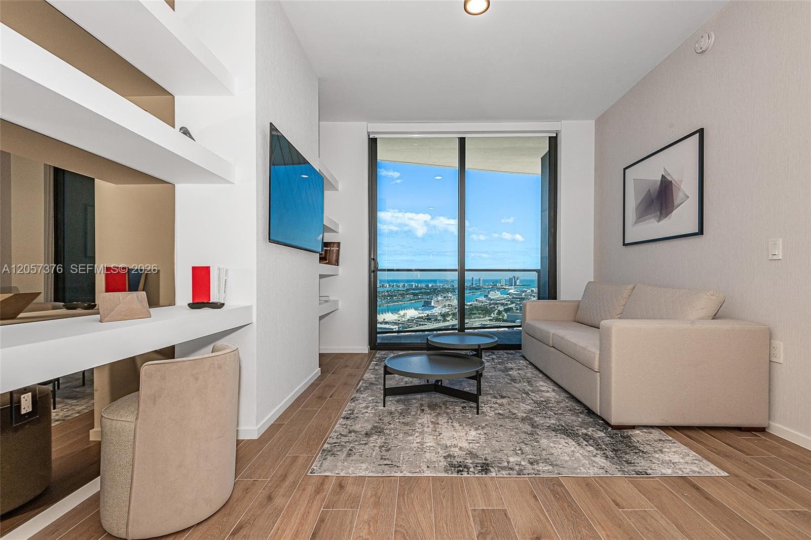 398 NE 5th St # 3711, Miami, FL 33132 photo 2